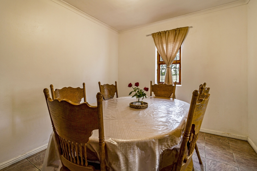5 Bedroom Property for Sale in Bell Glen Western Cape